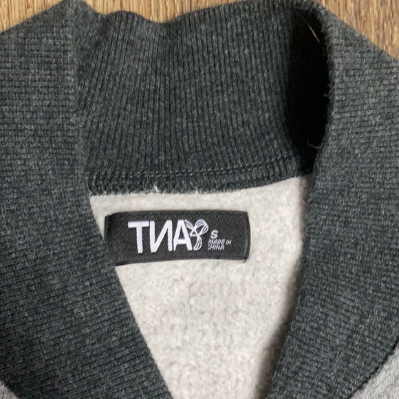 Aritzia TNA Colour Block Fleecelined Bomber Jacket - Picture 7 of 7